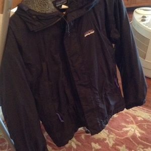 Patagonia jacket with grey shearling lining