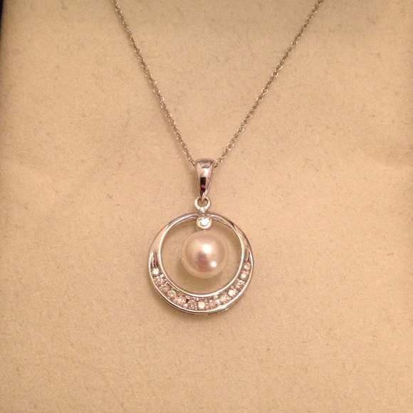 Sterling silver pearl&diamond Kay Jewelers pendent