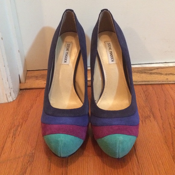 GORGEOUS Steve Madden Suede Platform Pumps