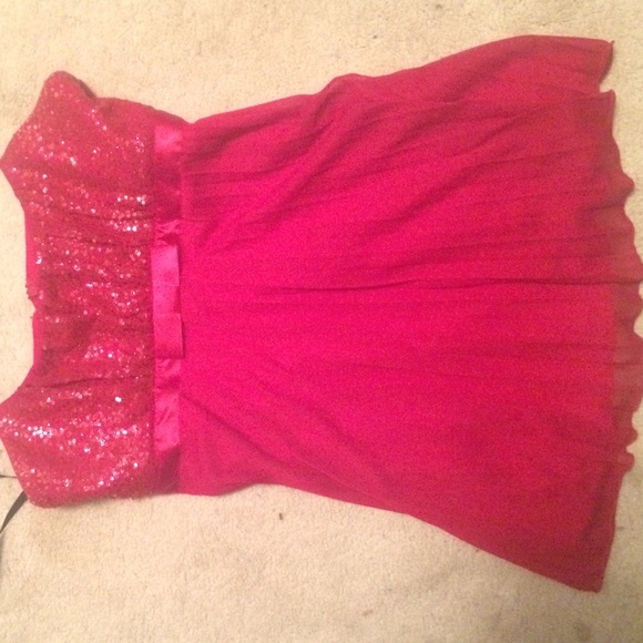 🔴 Red Sequin dressy tank top 🔴 - Picture 3 of 3