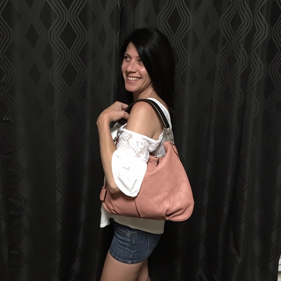 🚫SOLD🚫Louis Vuitton Selene Mahina Satchel - Picture 4 of 4