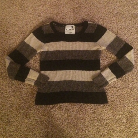 Kensie Sweaters - Kensie gray & black striped wool blend sweater