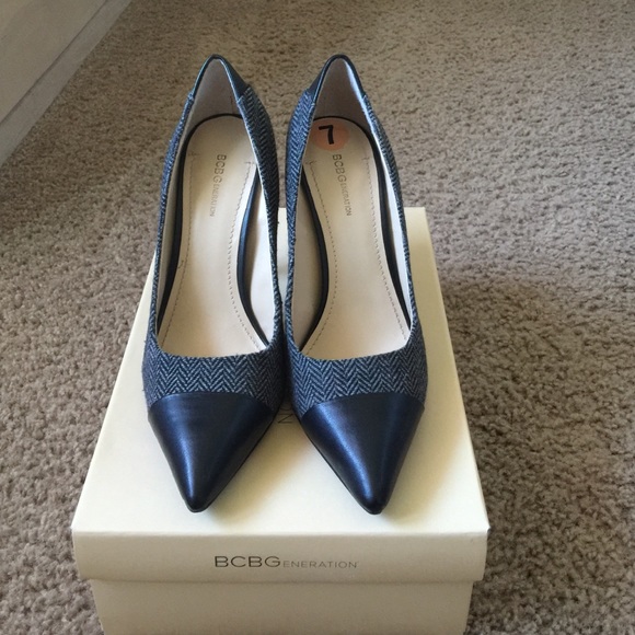 BCBGENERATION tweed pumps