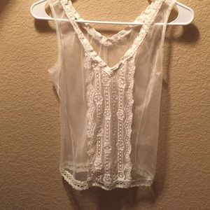 Adorable Off-White Mesh Top!