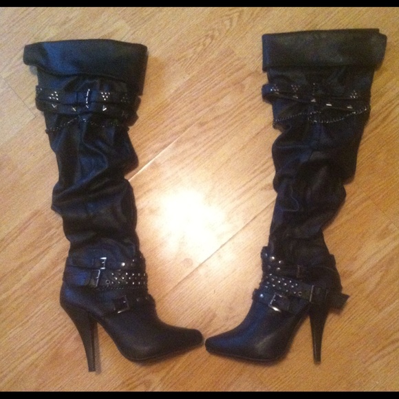 Anne Michelle leather boots nwot