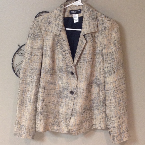 Beautiful Jones New York signature blazer