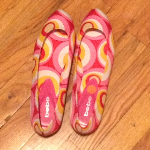 Spring Bebe flats!! - Picture 1 of 3