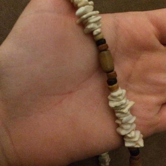 Shell necklace - Picture 3 of 3