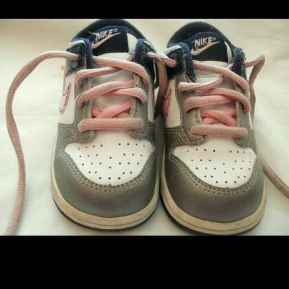 PINK BLUE GRAY BABY GIRL NIKE SIZE 6C