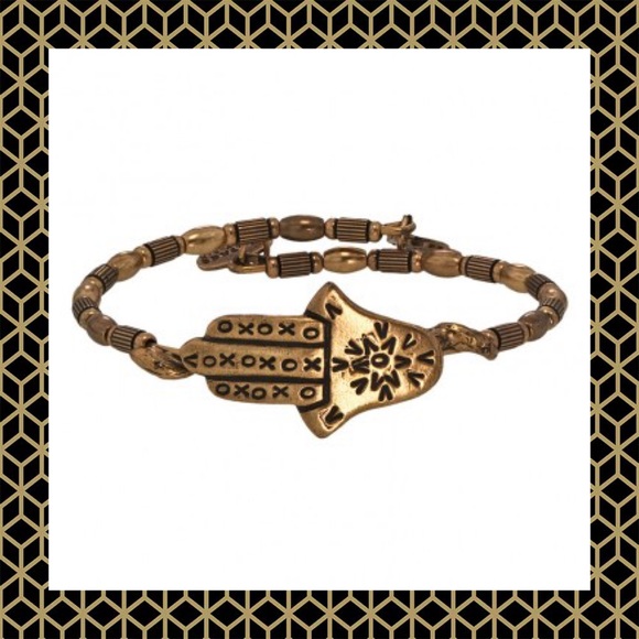Hamsa wrap