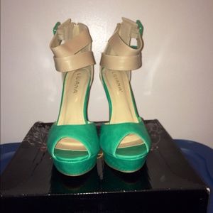 ✂️Sea Green and Beige Belted Color-Block Wedges✂️