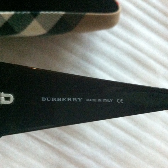 💥Host Pick 💥On sale -New Burberry Sunglasses - Picture 3 of 4