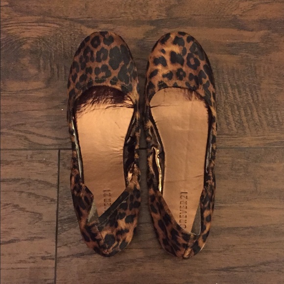 Cheetah💛❤️💛 print Forever 21 flats!!