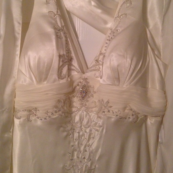 Brand new wedding gown