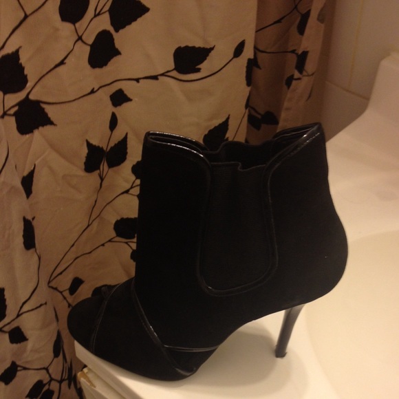 Steve Madden Booties - Picture 3 of 3