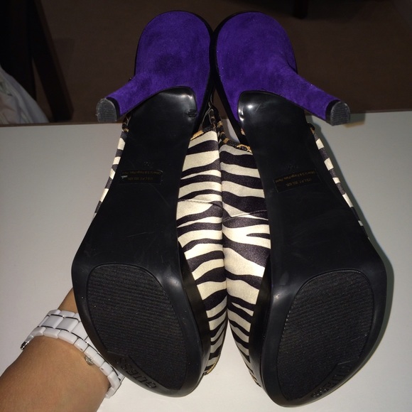 GUESS <3 - Picture 4 of 4