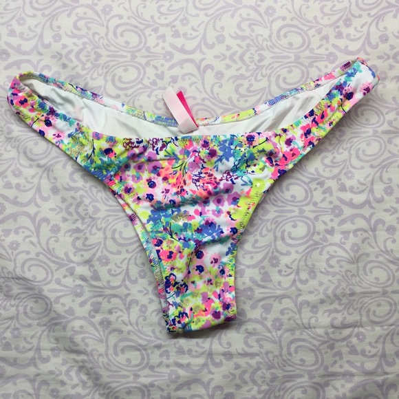 Victoria secret scrunch butt bikini