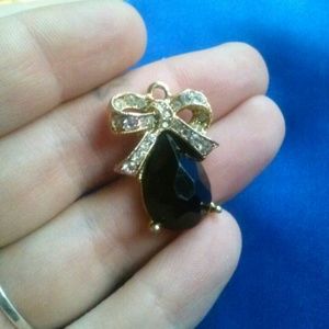 CRYSTAL BOW PENDANT