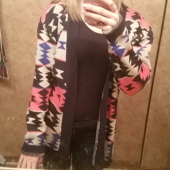 Patterned Sweater - Picture 3 of 3