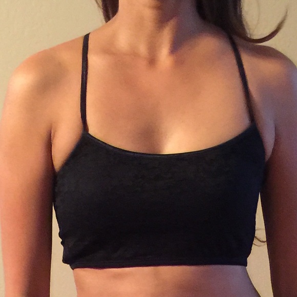 🎌BUNDLED🎌 Sexy back black crop top - Picture 2 of 2