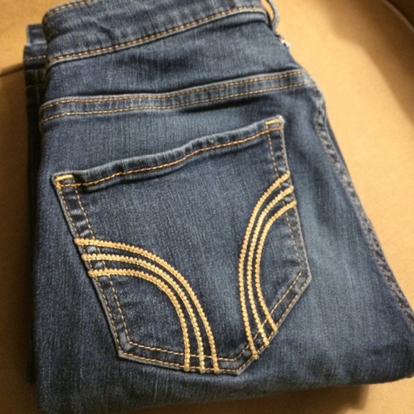 Dark Hollister Skinny Jeans! ❤️