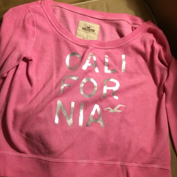 Off the shoulder pink Hollister sweater 💗
