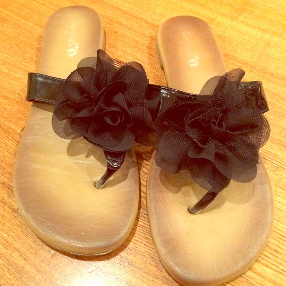 Cute flower embellished thong sandal