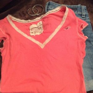 📌Hollister top with lace trim