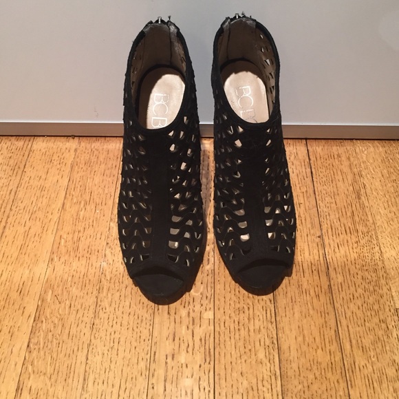 BGBC Black lattice cut peep toe bootie - Picture 4 of 4