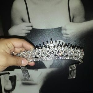 Tiara NWOT