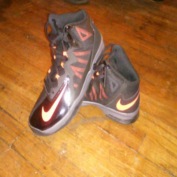 Nikes - Picture 1 of 4