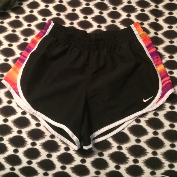 Nike shorts - Picture 1 of 4
