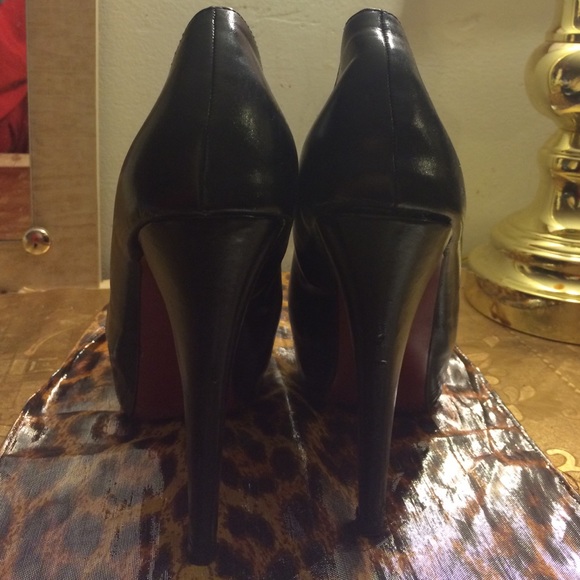 High heeled stilettos red bottom, European size 39