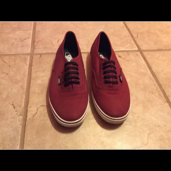 Authentic lo pro vans size 7.5