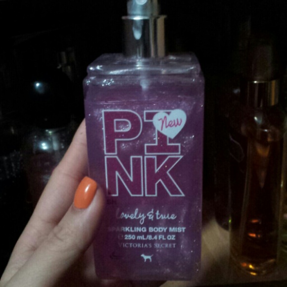 SOLDPink lovely & true sparkling body mist