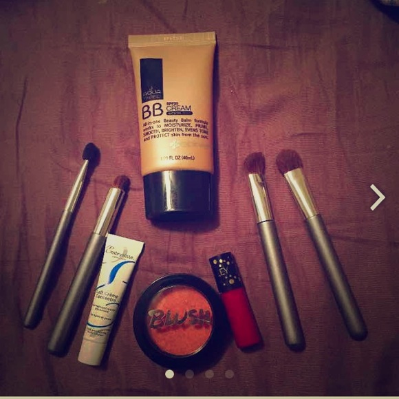 Makeup bundle