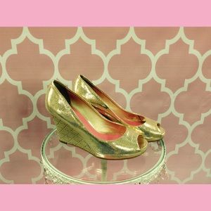 Beautiful pair of gold Lilly Pulitzers