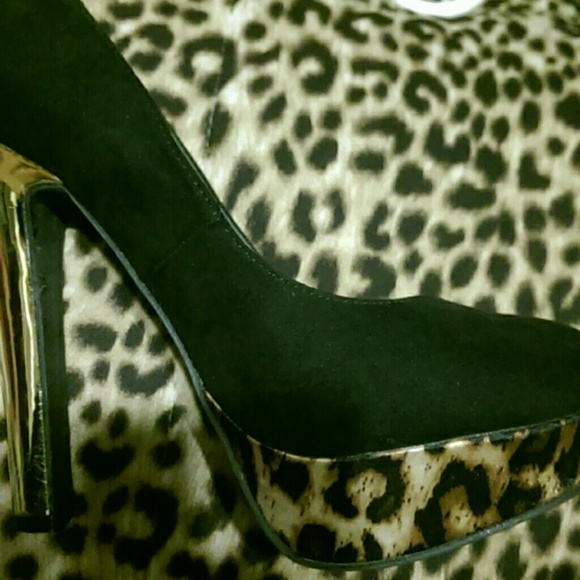 Cheetah! Really cute Charlotte Russe heels size 6 - Picture 2 of 4