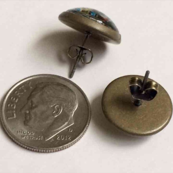 3 for 15🎀 Audrey Hepburn bronze tone earrings - Picture 3 of 4