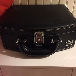 Makeup carrier/storage case