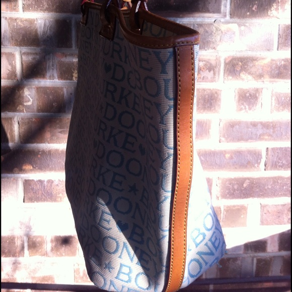Dooney &Bourke Tote Bag Spring/Summer. - Picture 3 of 4