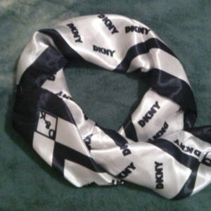 🆕 DKNY Scarf 🌺