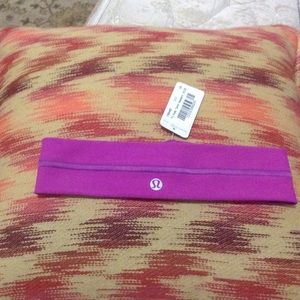 A lululemon headband