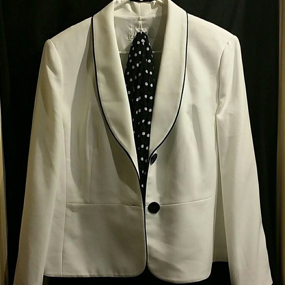 Two Piece Suit - Picture 4 of 4