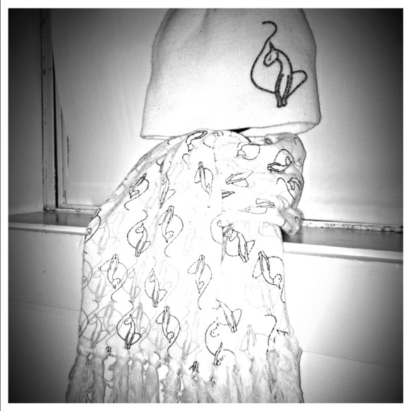 ✨Authentic✨ Baby Phat hat and scarf set