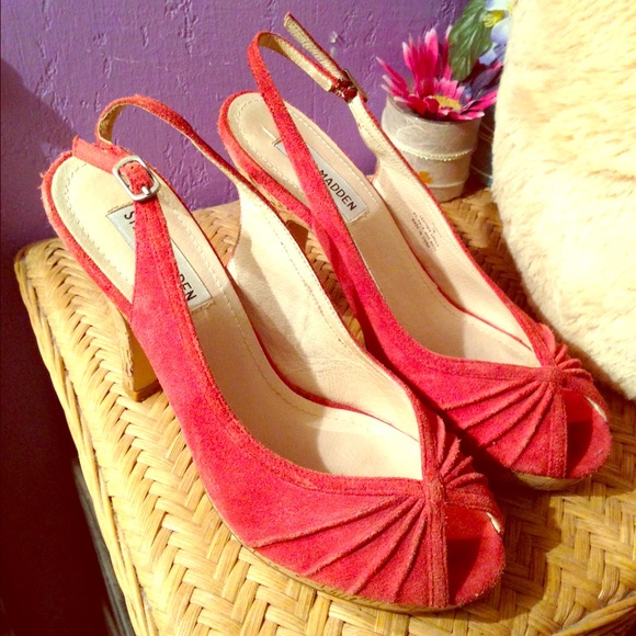 Steve Madden red open toe heels !