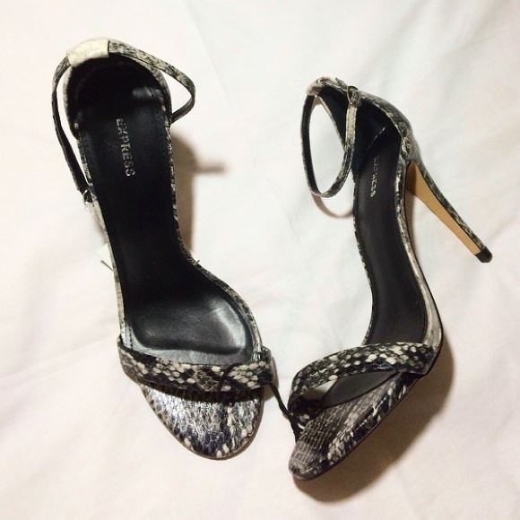 Express Shoes - ✨Express✨ new high heal sandals