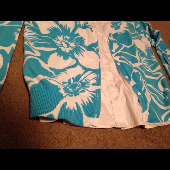 Cardigan - Picture 2 of 4