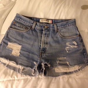 UO High Waisted Distressed Levi's Denim Shorts