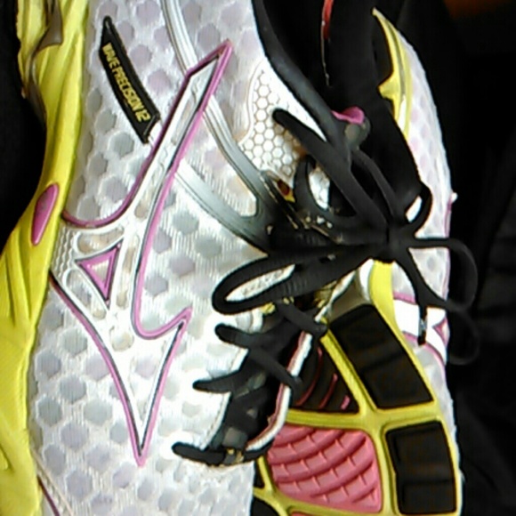 Women's Mizuno running shoes